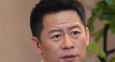 揉我胸啊嗯～下面出水